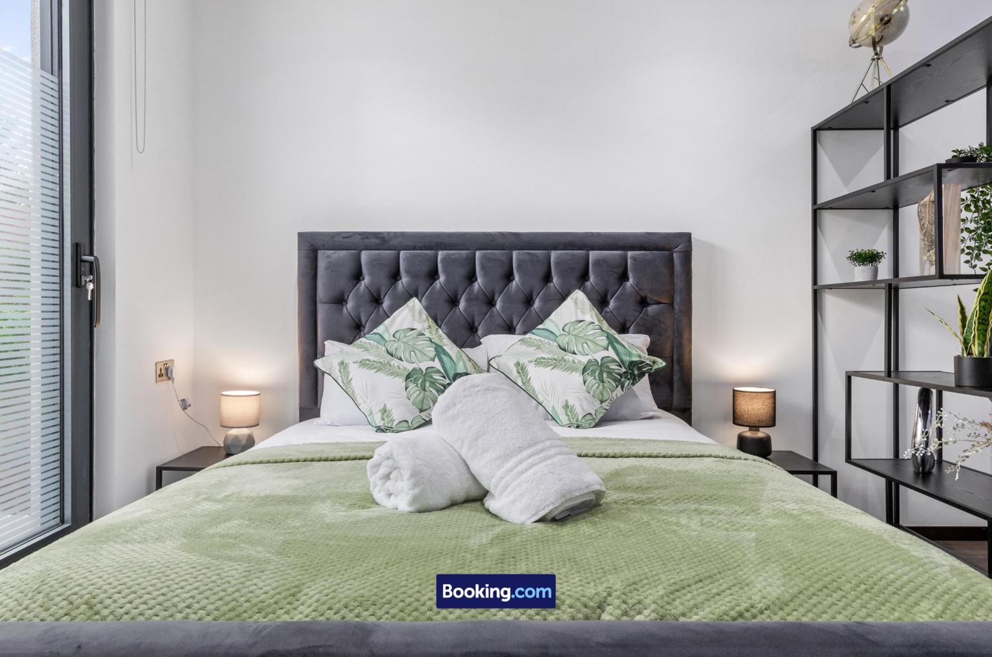 Stylish Studio Apt By Stay Smart Short Lets & Serviced Accommodation Woodstock With Free Wifi London Exterior foto
