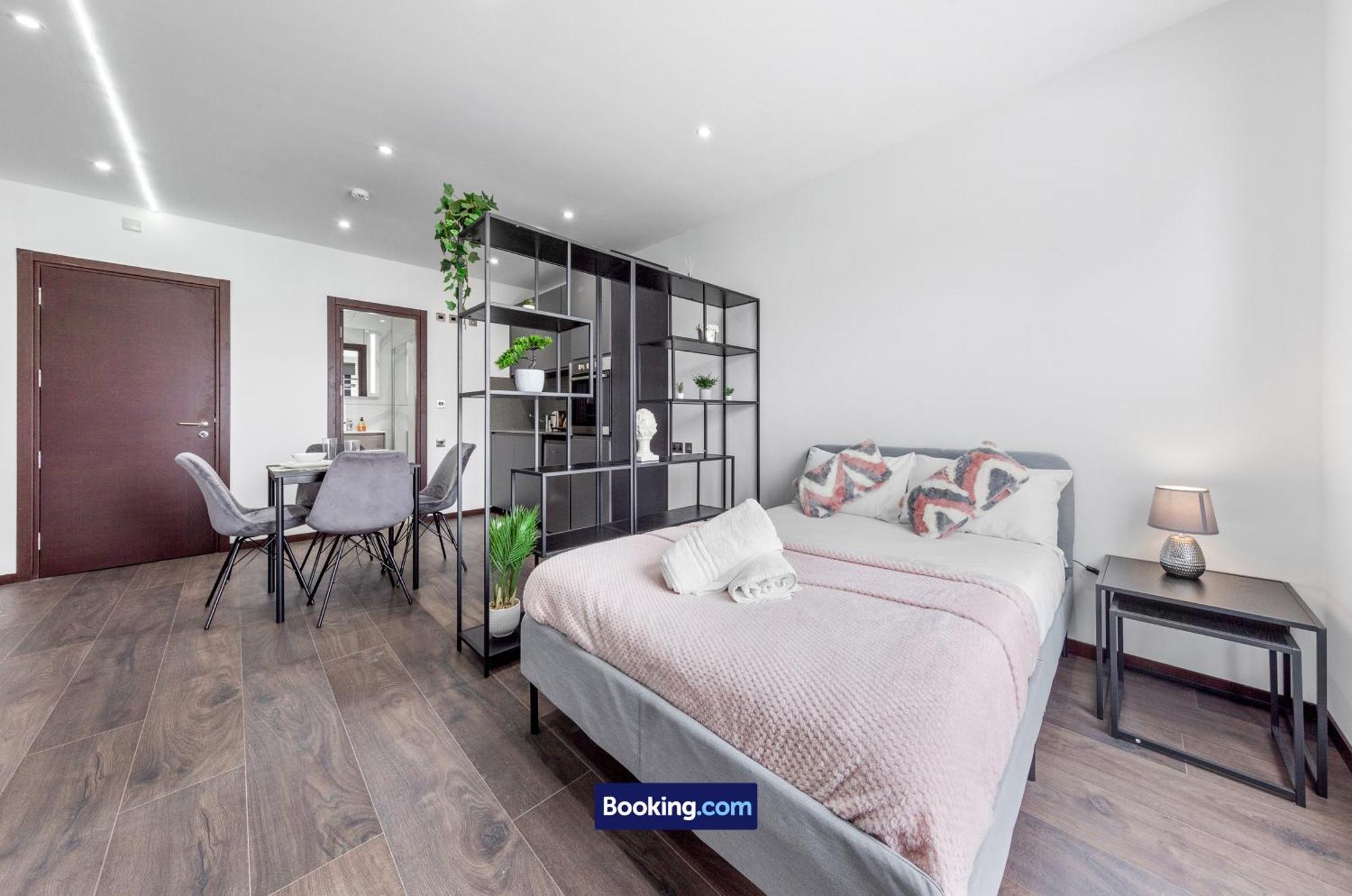 Stylish Studio Apt By Stay Smart Short Lets & Serviced Accommodation Woodstock With Free Wifi London Exterior foto