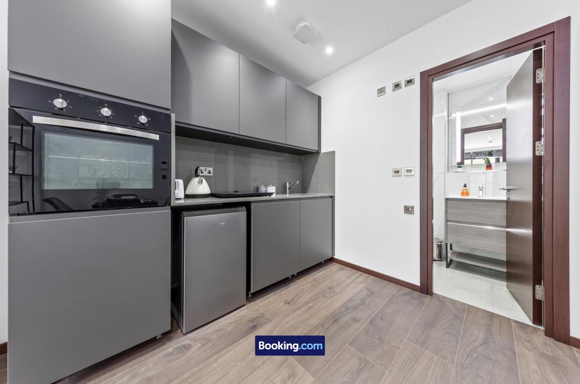 Stylish Studio Apt By Stay Smart Short Lets & Serviced Accommodation Woodstock With Free Wifi London Exterior foto
