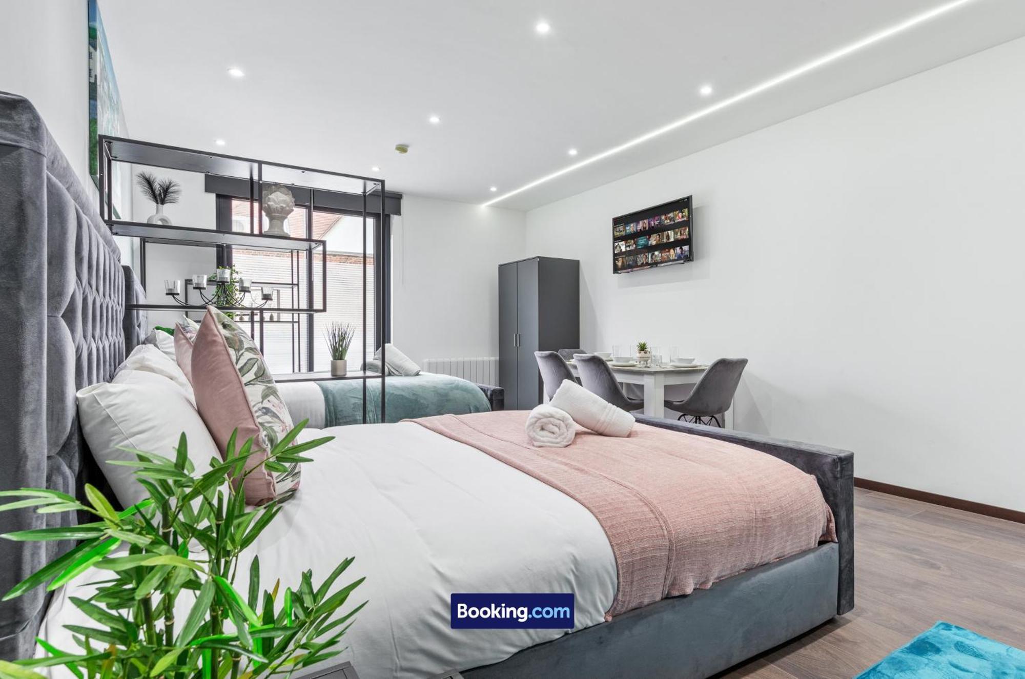 Stylish Studio Apt By Stay Smart Short Lets & Serviced Accommodation Woodstock With Free Wifi London Exterior foto