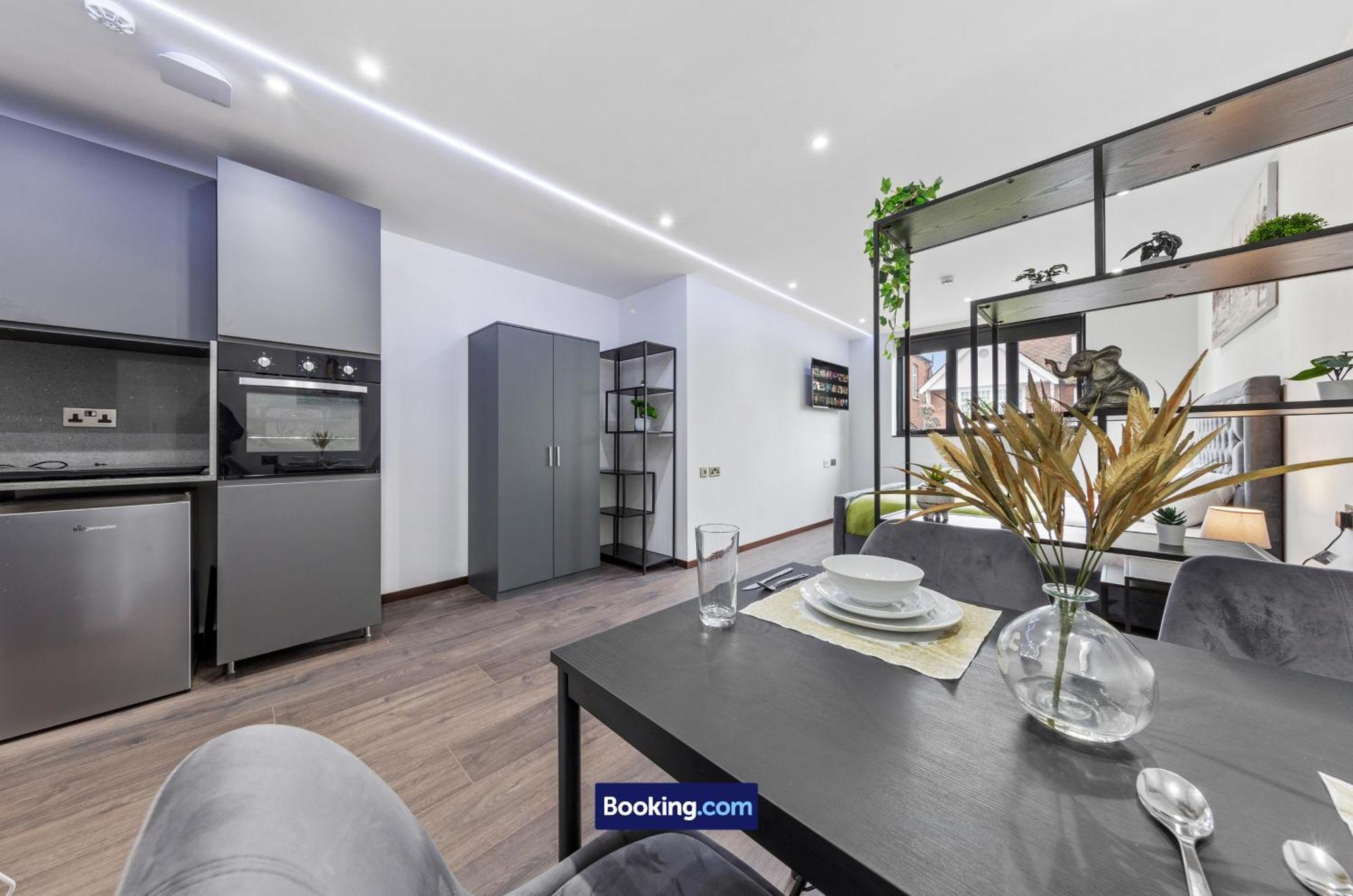 Stylish Studio Apt By Stay Smart Short Lets & Serviced Accommodation Woodstock With Free Wifi London Exterior foto