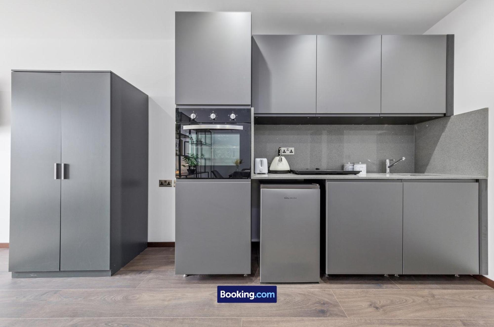 Stylish Studio Apt By Stay Smart Short Lets & Serviced Accommodation Woodstock With Free Wifi London Exterior foto